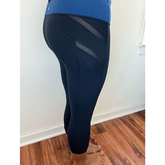 Lululemon Athletica Navy Blue Mesh Pocket Detail leggings Inseam 21” Size 8 - Picture 1 of 7